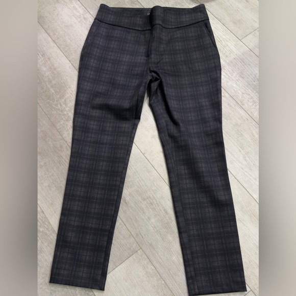 Dalia Pants - Dalia
Size Lg